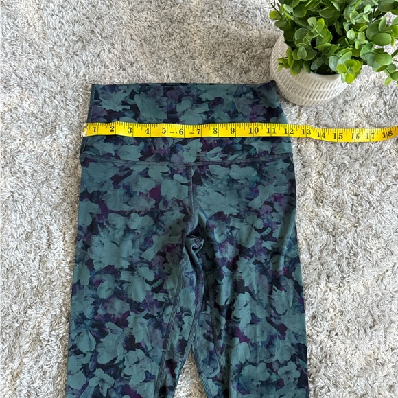 Lululemon Floral Align High Rise Crop Leggings - Picture 7 of 7